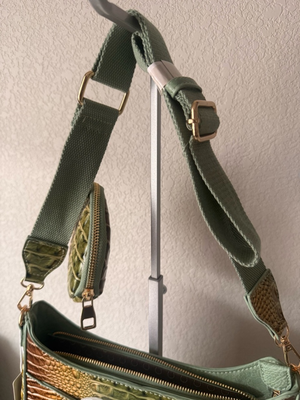 Faux Croc-Embossed Olive & Brown Ombre Shoulder Bag with Gold Turn-Lock-NWT!! - Picture 5 of 9